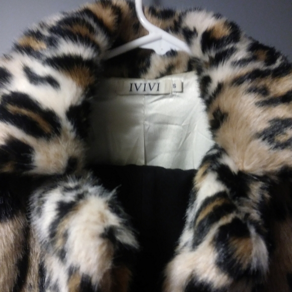 Coat - Picture 2 of 3